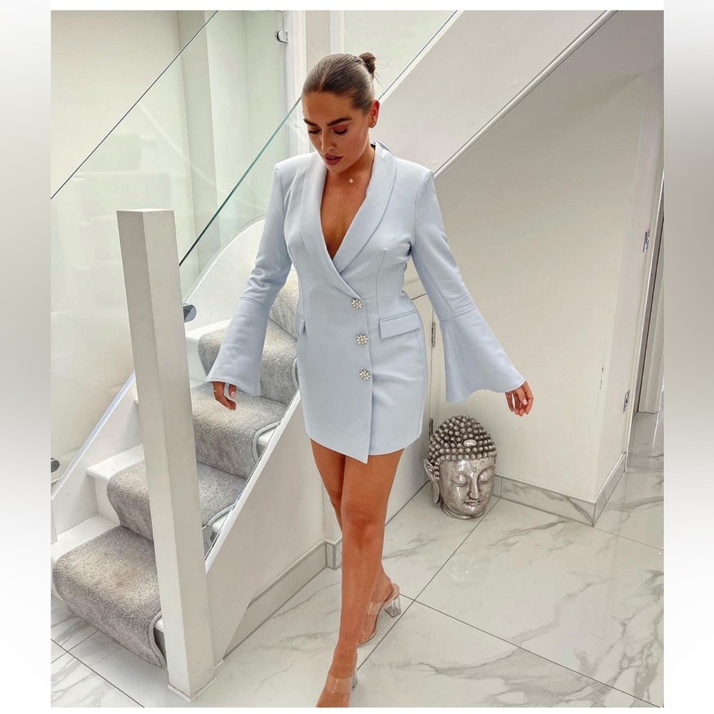 Gorgeous lavish Alice dress in baby blue❤️